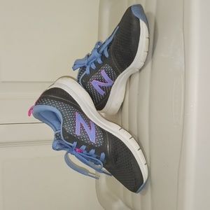 NEW BALANCE 711 running shoes sneakers - 6.5 - gray/pink/blue